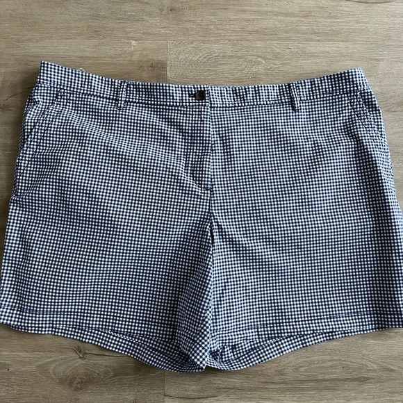 Talbots 7" Blue and White Gingham Relaxed Chino Shorts Plus SZ 22W - Picture 1 of 4